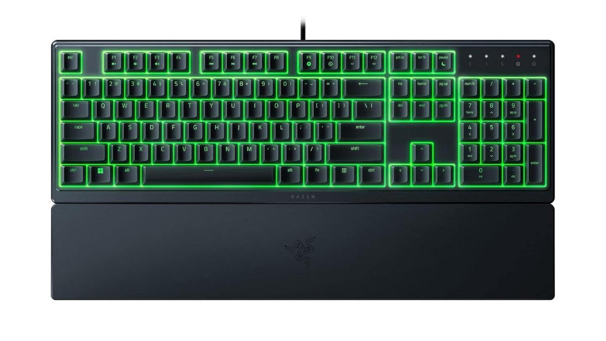 Masasından Işıklandırmasına: Ortalama Bir Bütçe ile F/P Oyuncu Odası Dizdik!