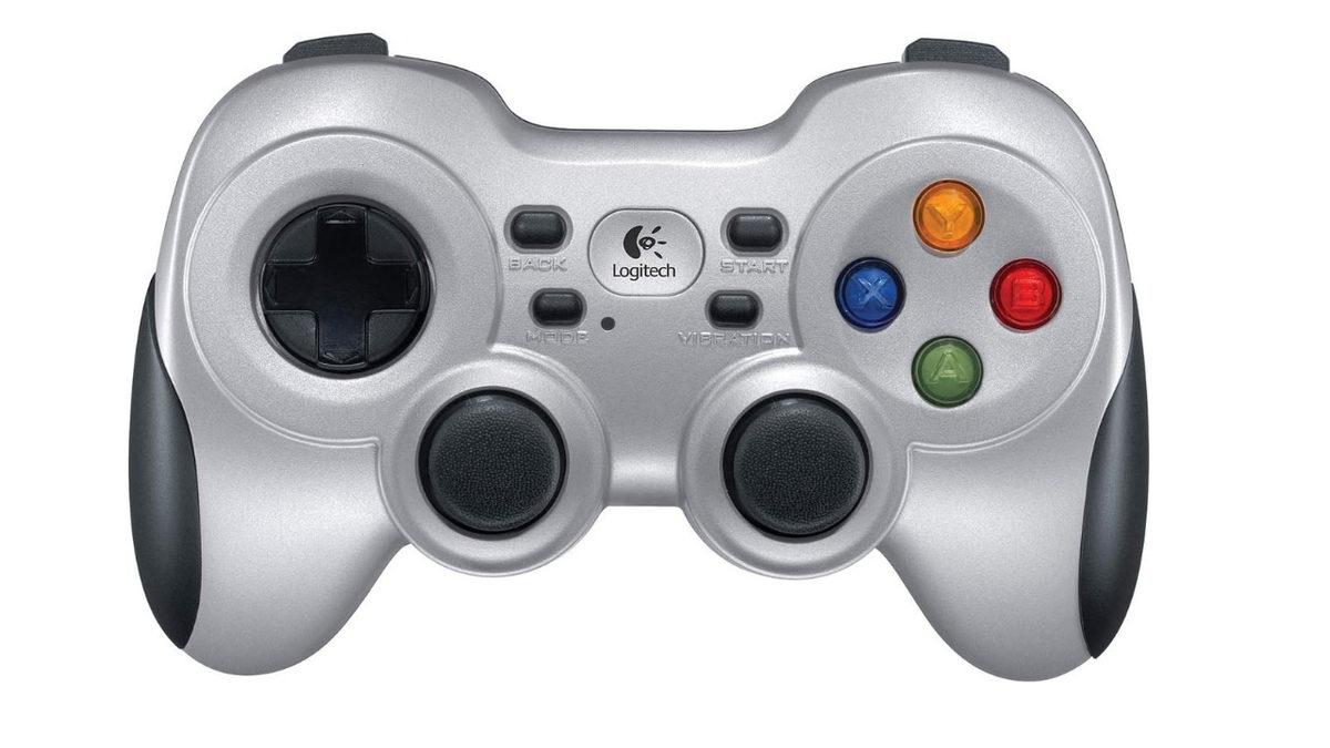 Masasından Işıklandırmasına: Ortalama Bir Bütçe ile F/P Oyuncu Odası Dizdik!