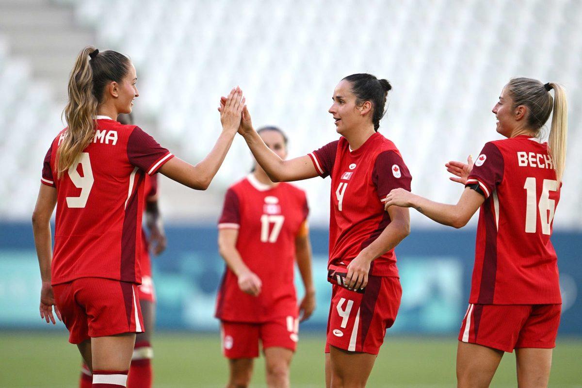 Kanada Kadın Futbol Takımının Diğer Takımların Antrenmanlarını Drone’lar ile Gözetlediği Ortaya Çıktı! Takıma ve Teknik Ekibe Ceza Yağdı