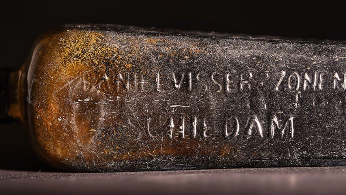 Bir Şişenin İçinde Bulunan En Eski Notta Ne Yazıyordu? Aşk veya Yardım Çağrısı Değil!