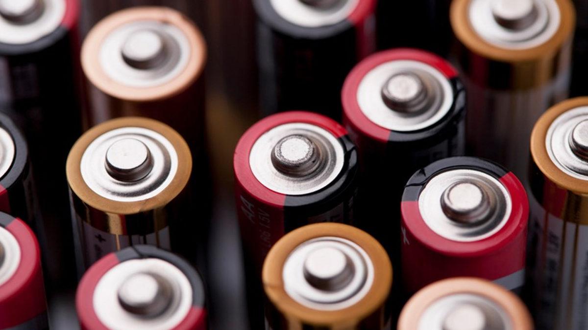 Pillerin Artı ve Eksi Kutupları Tam Olarak Ne İşe Yarıyor? Yanlış Takarsak Cihazımız Bozulabilir mi?