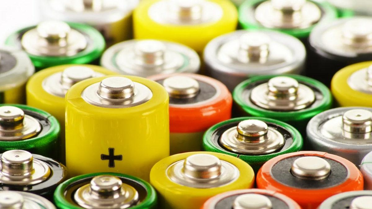 Pillerin Artı ve Eksi Kutupları Tam Olarak Ne İşe Yarıyor? Yanlış Takarsak Cihazımız Bozulabilir mi?