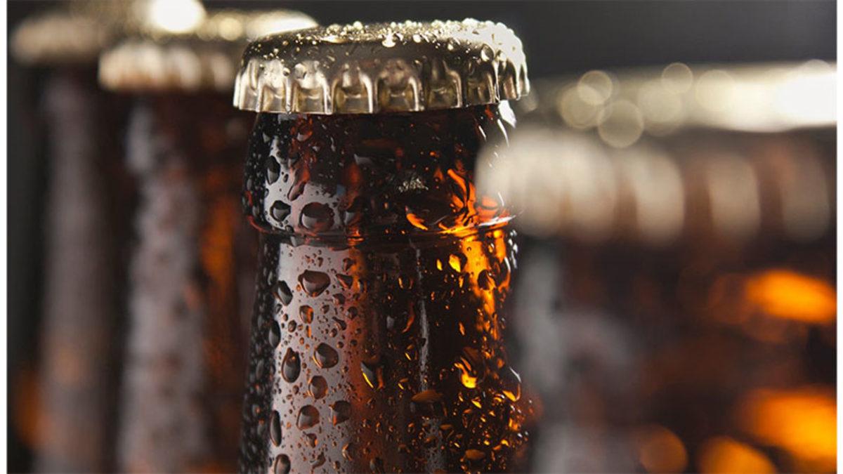 Soğuk Bir İçeceğin Dolu Olduğu Bardağın Dışı Neden Bir Süre Sonra Islanmaya Başlıyor?