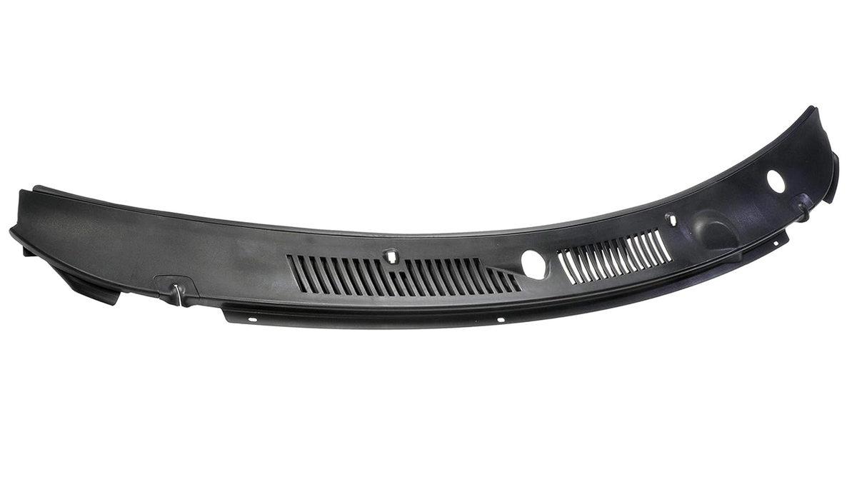 Arabalardaki Bu Kaput Panelinin Tam Olarak Ne İşe Yaradığını Biliyor musunuz? Sadece Yağmur Suyu veya Tozu Engellemiyor!