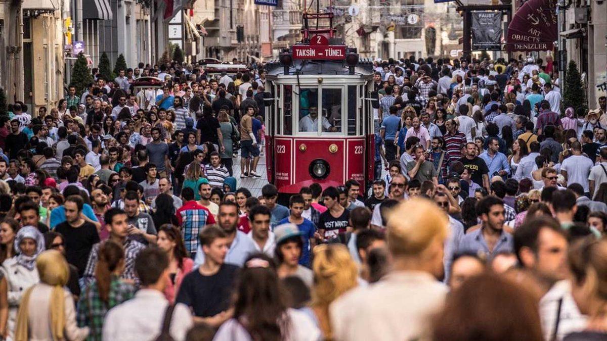 Türkiye’nin 2030, 2050 ve 2100’deki Muhtemel Nüfusu Açıklandı: Ne Zaman 100 Milyon Olacağız?