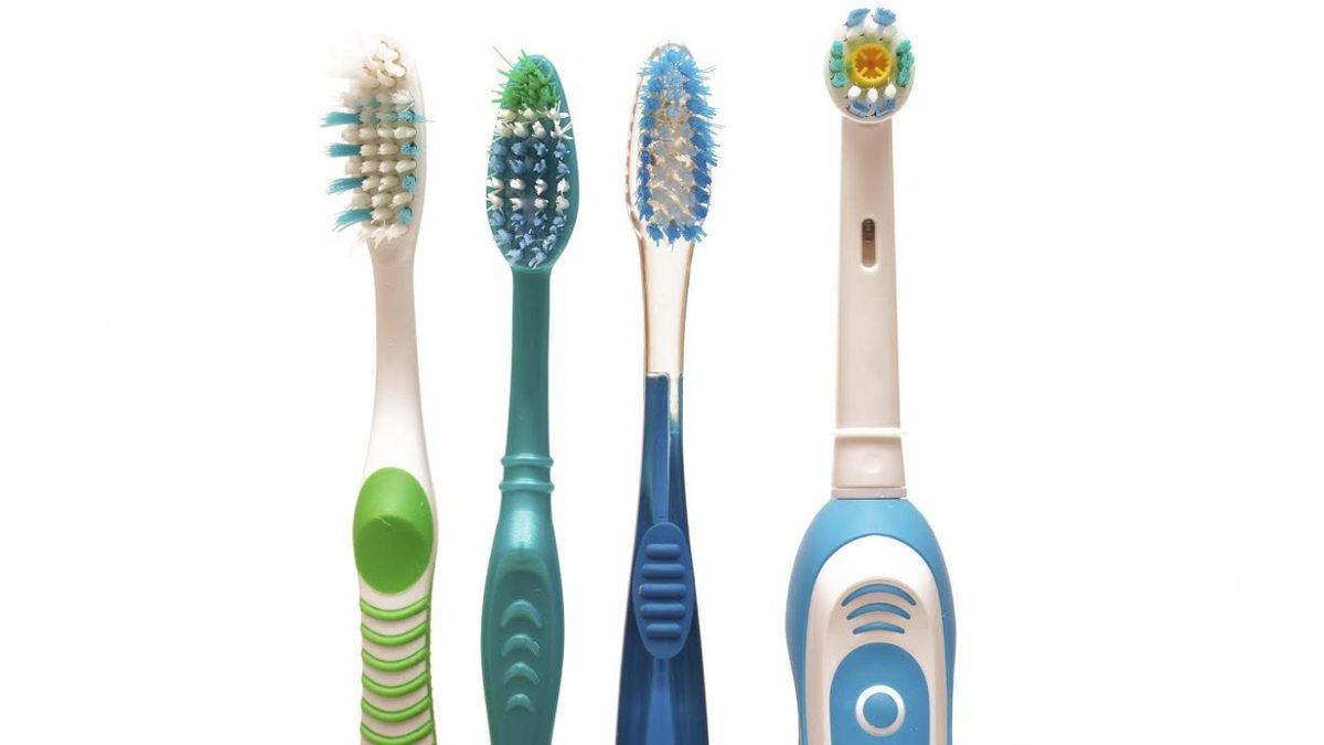 Dişlerimizi Klasik Diş Fırçaları mı Daha İyi Temizler Yoksa Elektronik Diş Fırçaları mı?