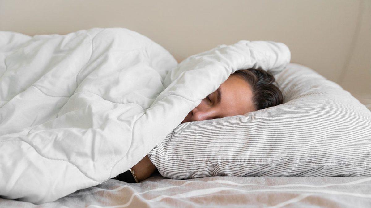 Yeterince Uyumuş Olsak Bile Sabah Kalktığımızda Neden Hâlâ Yorgun Hissederiz?