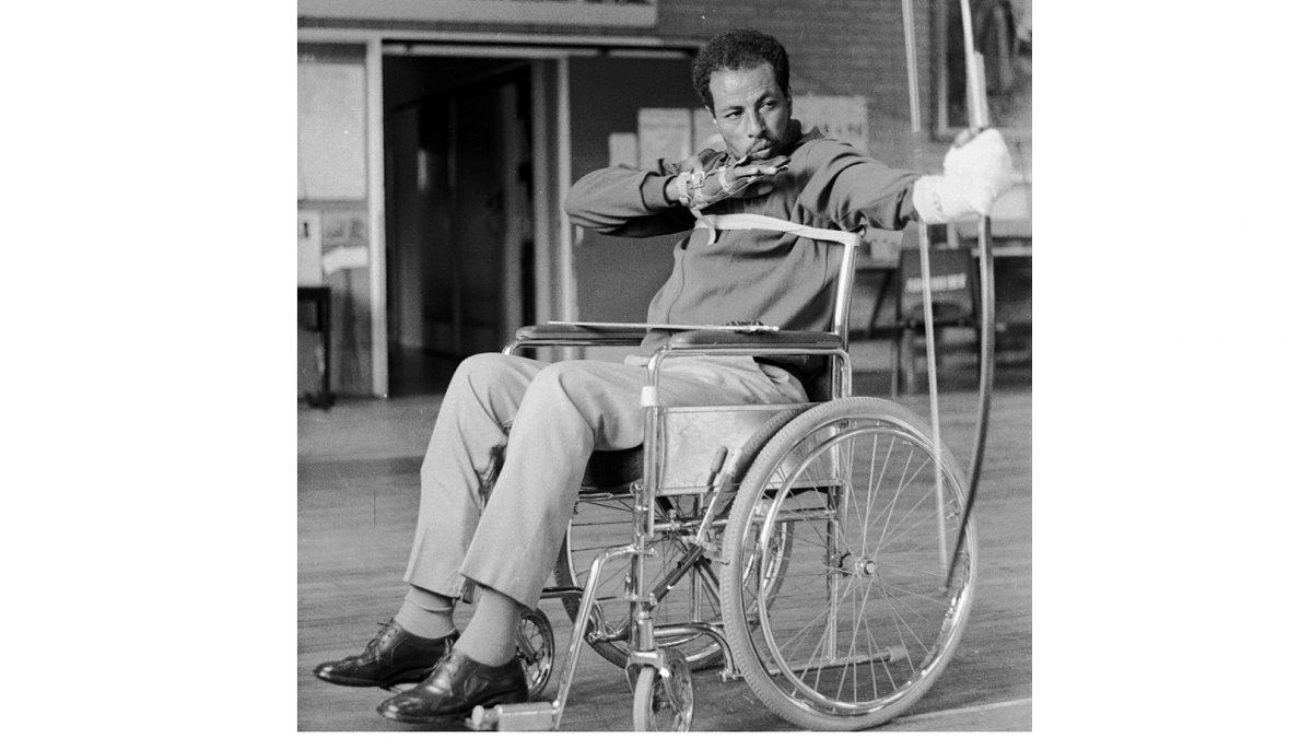 Çıplak Ayakla Koşarak Dünya Rekoru Kıran Etiyopyalı Olimpiyat Şampiyonu Abebe Bikila’nın Etkileyici Hikâyesi