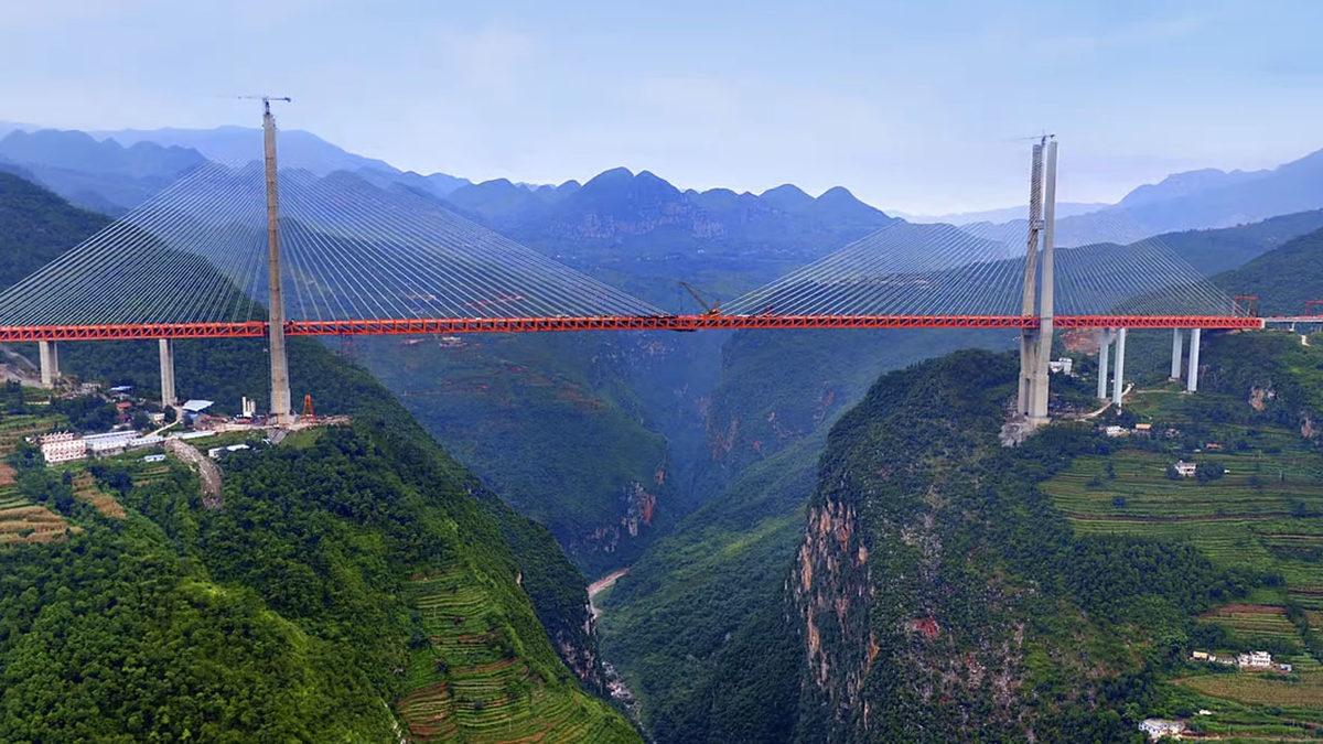 Çin’in Dünyanın En Yüksek Köprüsü Unvanını Alan Mega Projesi: Beipanjiang Köprüsü