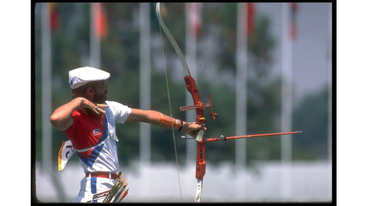Okçular Neden Balıkçı Şapkası Takıyor? Hayır, Aksesuar Olsun Diye Değil