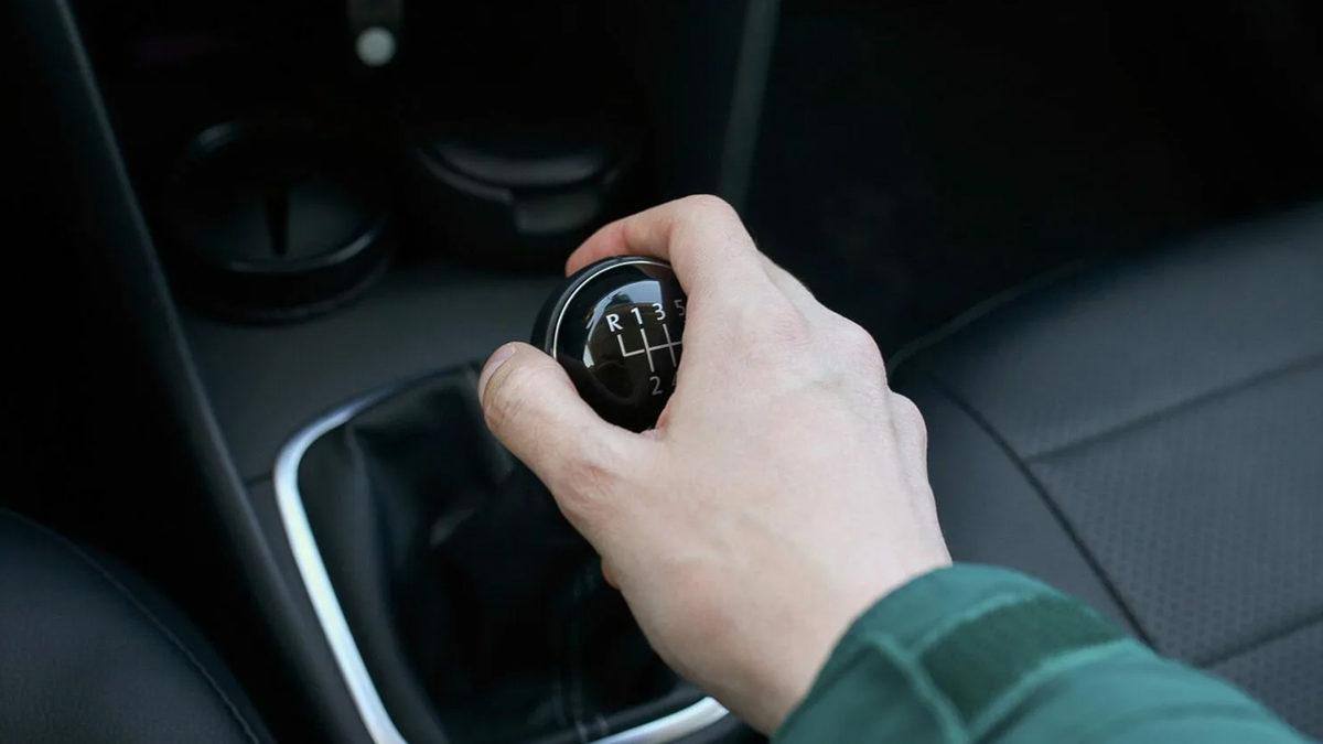 Manuel Vitesli Araçları Neden 3. veya 4. Viteste Değil de 1. Viteste Kaldırıyoruz?