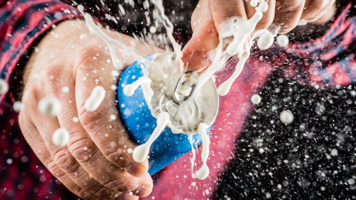 Gazlı İçecekleri Çalkalayıp Açtığımızda Neden Olağanüstü Bir Fışkırmayla Karşılaşırız?