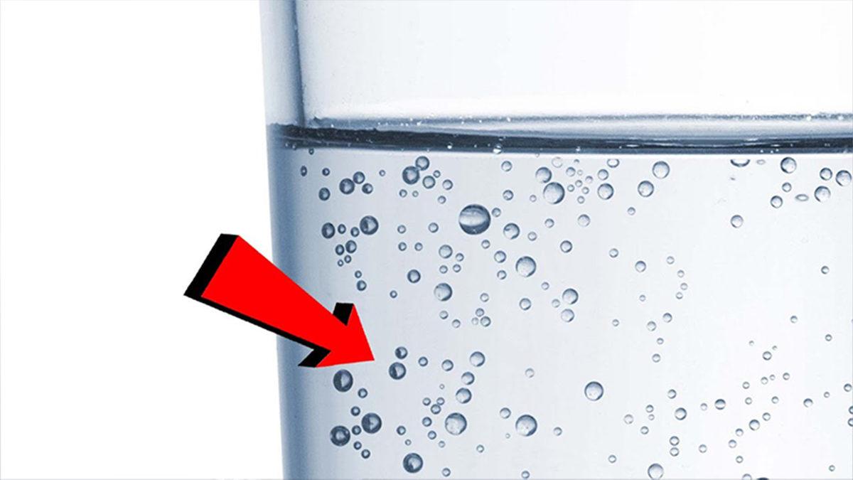 Bardağımızdaki Suda Neden Bir Süre Sonra Kabarcıklar Oluşur? Sanki Soda Doldurmuşuz Gibi!