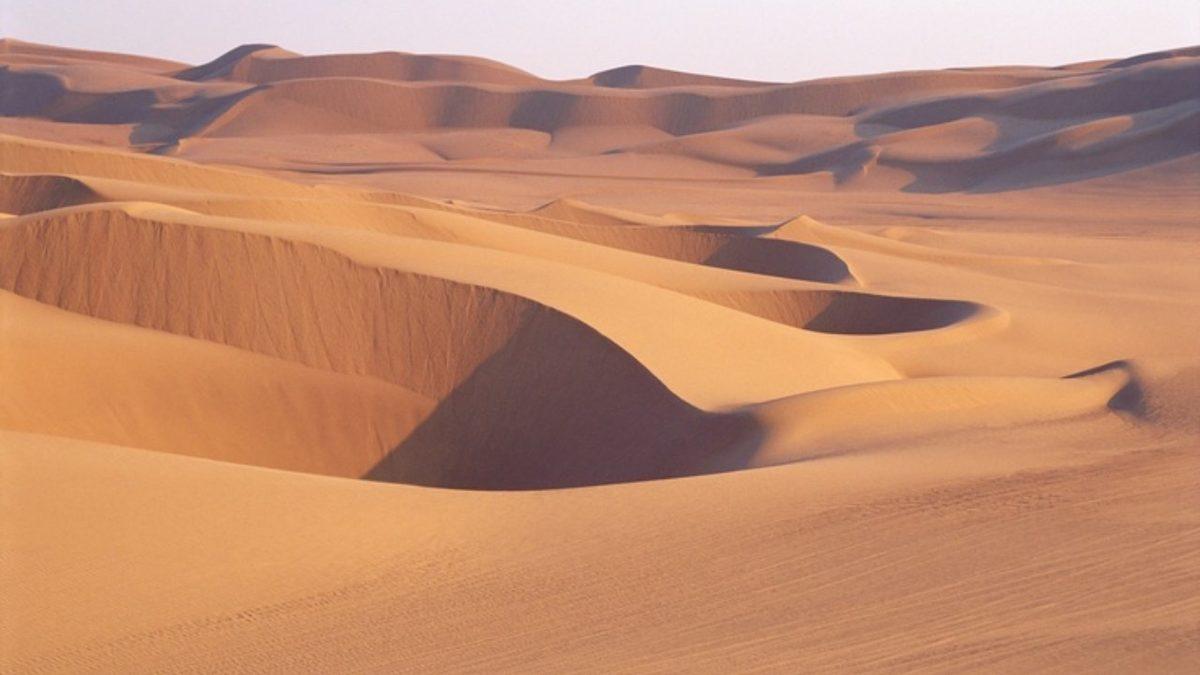 Çöllerdeki Dalga Şeklindeki Kum Tepeleri Nasıl Oluşur? İnsan Müdahalesi Olmadığı Kesin!