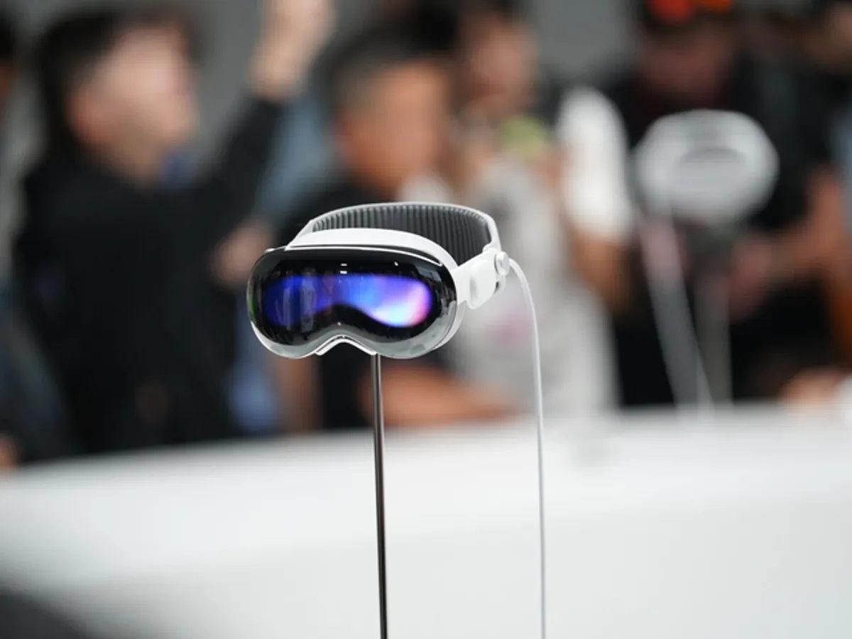 Uygun Fiyatlı Apple Vision Pro’nun Çok Yakında Gelebileceği Öne Sürüldü: Akıllı Gözlük de Yolda!