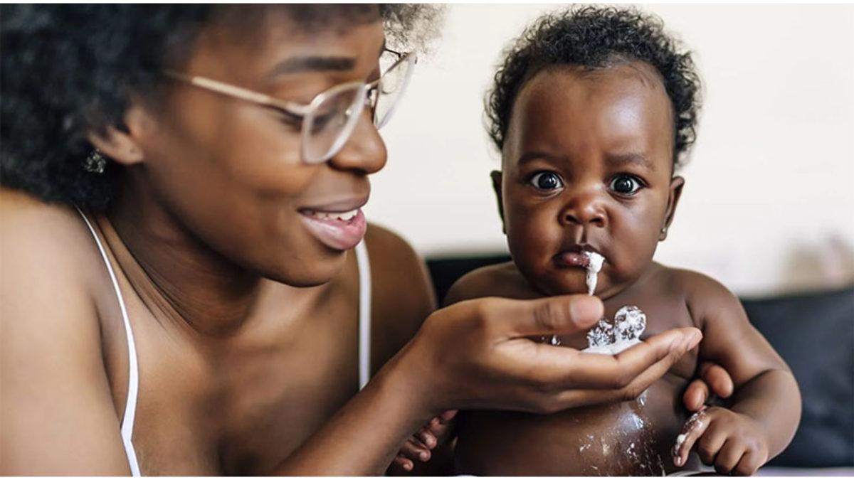 Yetişkin Bir İnsan Ayda Yılda Bir Mide Uyarıldıkça Kusarken Bebekler Neden Neredeyse Her Gün Kusuyor?