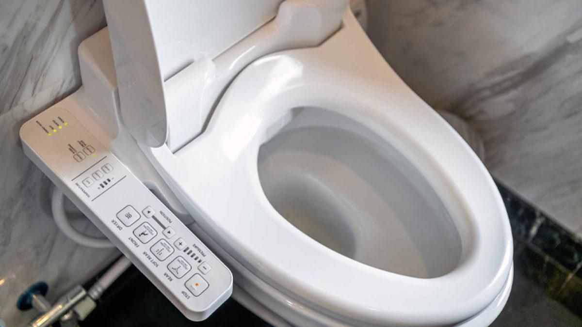 Uzay Gemisinden Fırlamış Gibi Görünen Japon Tuvaletlerinin Son Teknoloji Özellikleri (İnsanın Çıkası Gelmez!)