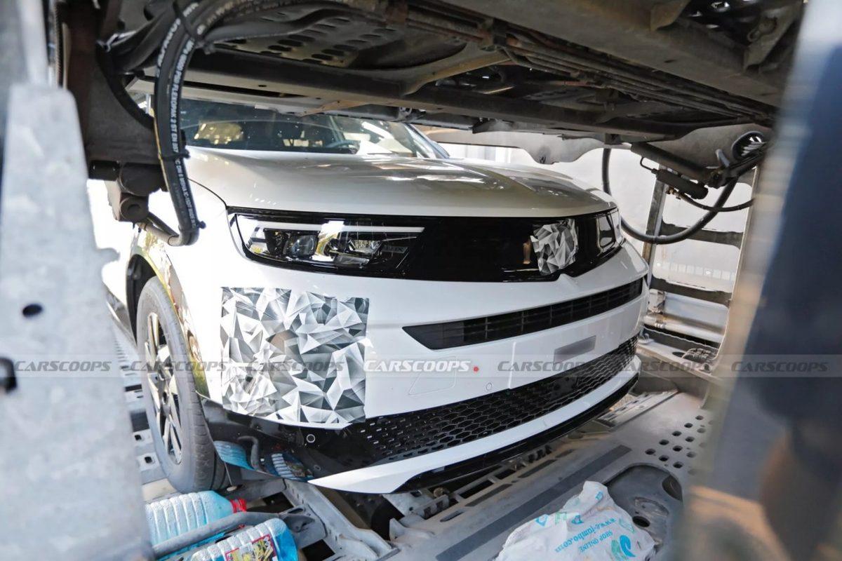 2025 Opel Mokka’nın Fotoğrafları Sızdırıldı: İşte Yenilenen Tasarım