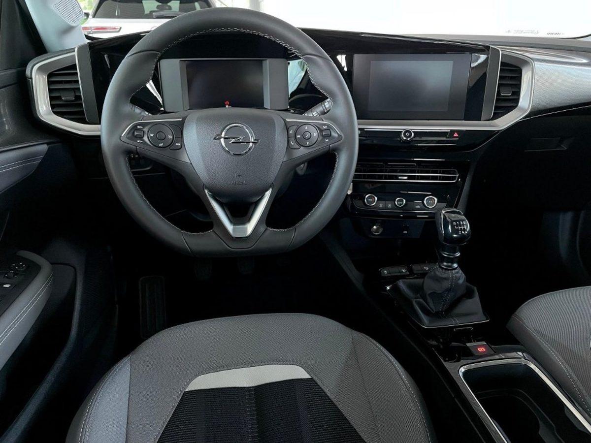 2025 Opel Mokka’nın Fotoğrafları Sızdırıldı: İşte Yenilenen Tasarım