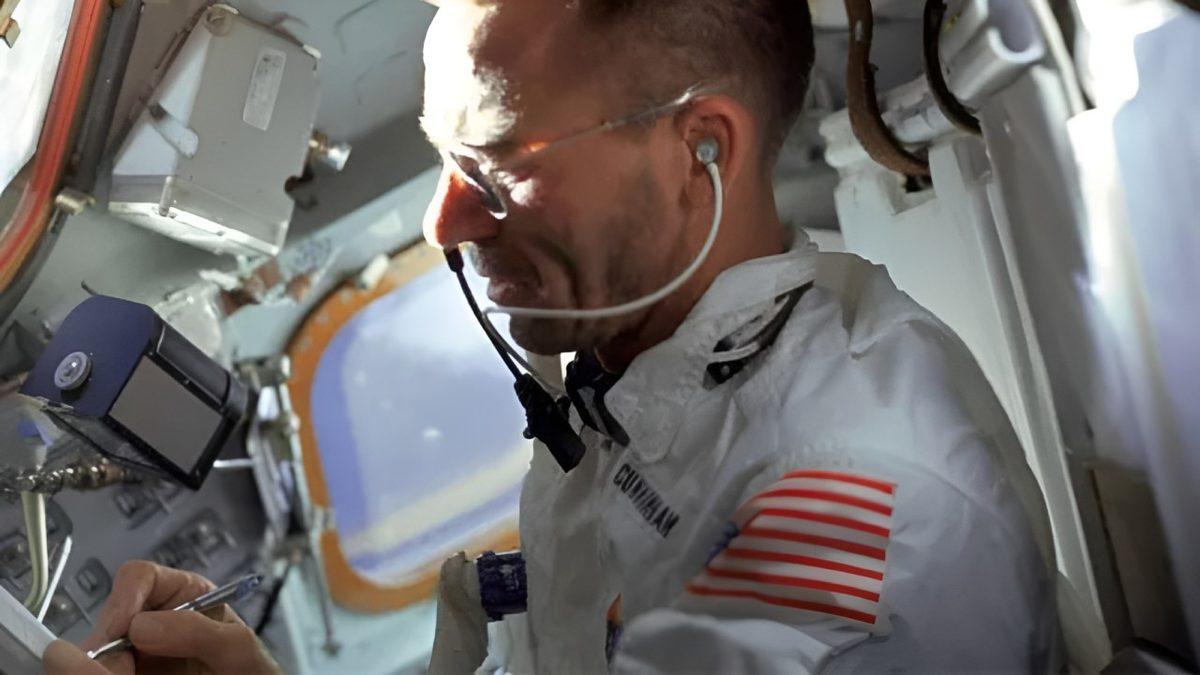 Uzayda Bildiğimiz Tükenmez Kalemlerin Değil de Farklı Bir Tükenmez Kalem Kullanılmasının Sebebi