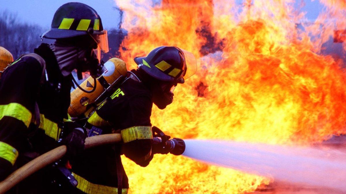 Yangını Daha Hızlı Söndürme Noktasında Sıcak Su mu Daha Etkilidir Yoksa Soğuk Su mu? Küçük Ama Önemli Bir Farkı Var!