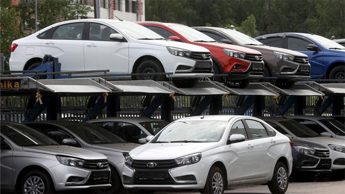 Rusya, Her Türlü Ham Maddeye Sahip Olmasına Rağmen Otomobil Sektöründe Neden Bir Dünya Markası Olamadı?