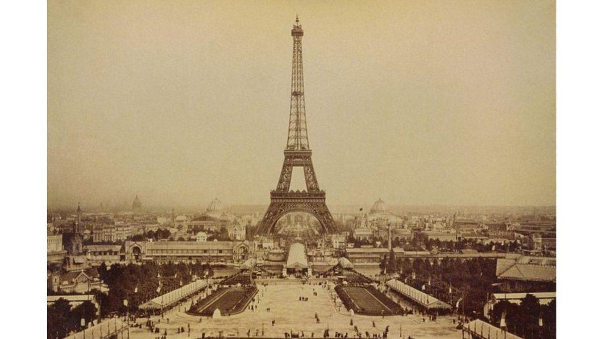 Tesadüf Eseri Paris’in Sembolü Hâline Gelen Eyfel Kulesi’nin Başta Başka Yere İnşa Edilmesi Planlanmış! Peki Hangi Ülke?