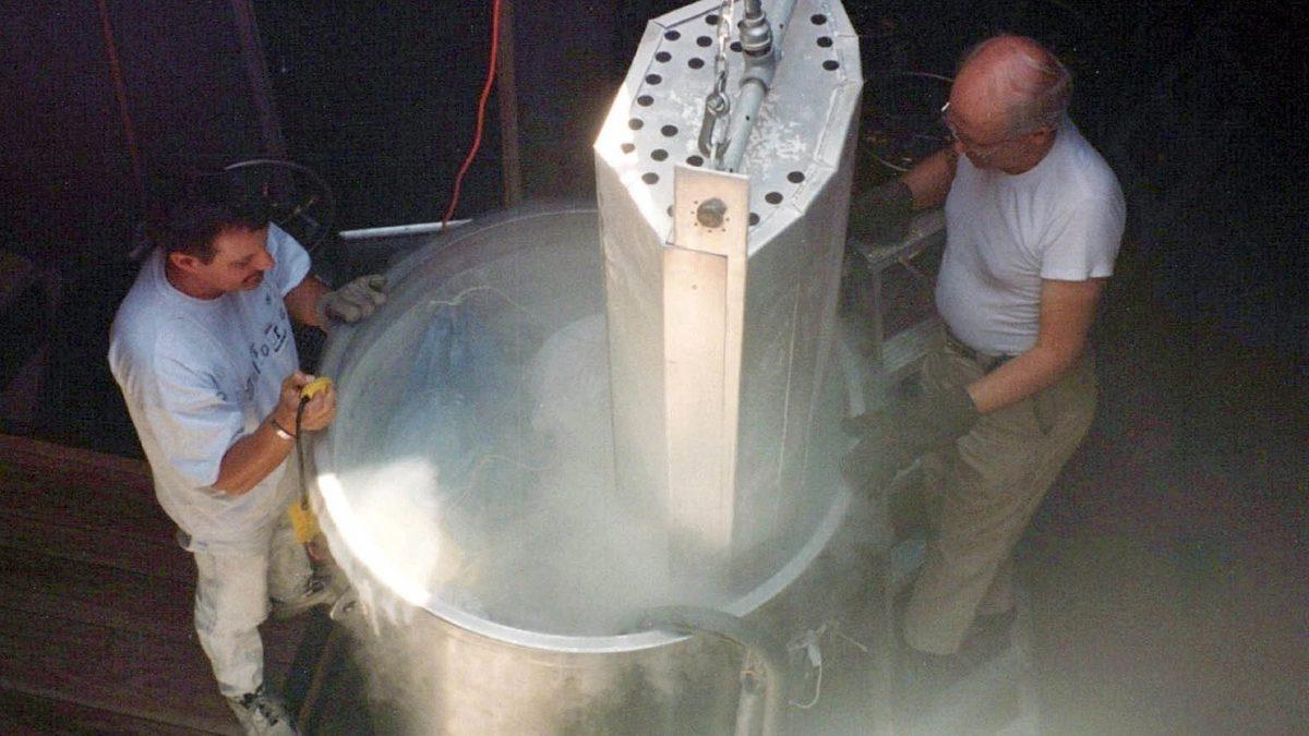 91 Yaşında Öldükten Sonra 500 Yıllığına Beynini Dondurtan Adamın İnanılmaz Hikâyesi (Teknoloji Bu Kadar İlerledi mi Ya?)