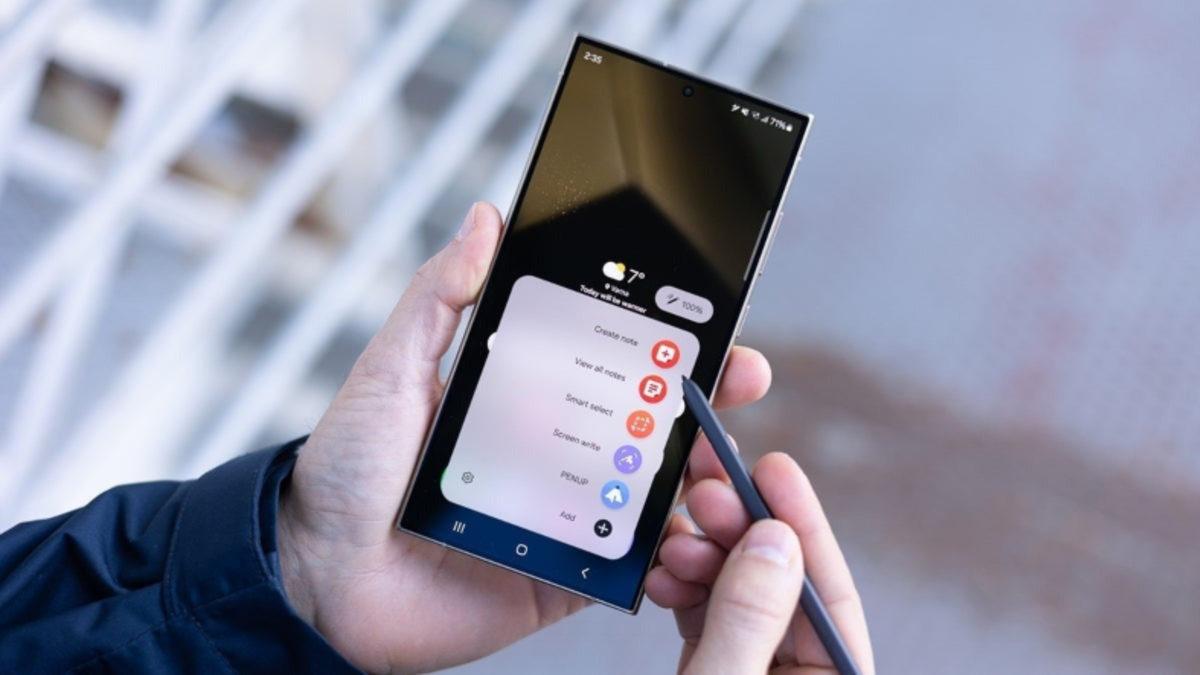 Samsung, Her Gün Telefonu Şarja Takma Sorununu Ortadan Kaldıracak Yeni Ekranlar Geliştiriyor