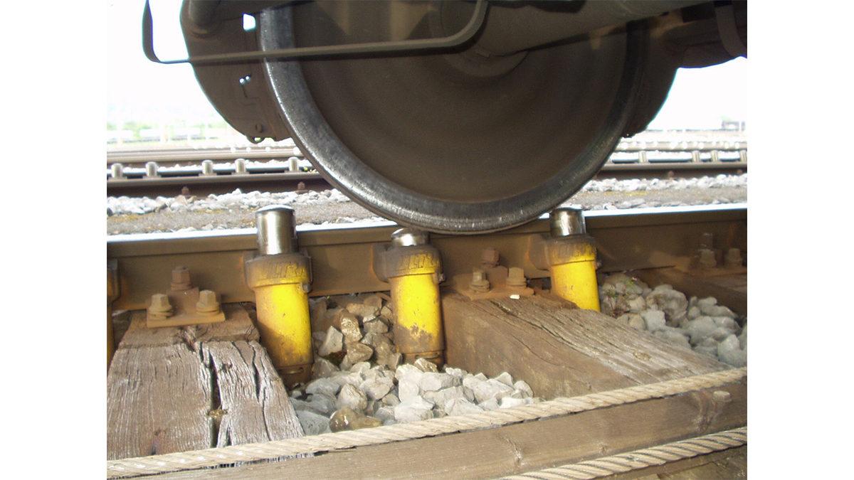 Tren Raylarındaki Bu Mantara Benzeyen Çıkıntılar Neyin Nesi?