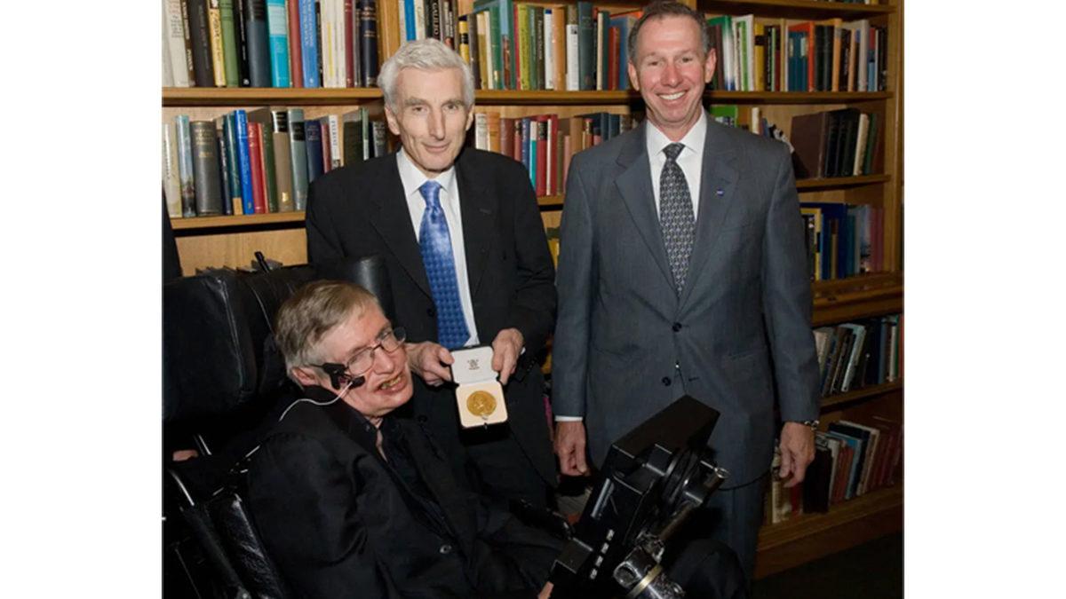 Stephen Hawking, Dünyanın En Ünlü Fizikçilerinden Biri Olmasına Rağmen Neden Hayatı Boyunca Hiç Nobel Ödülü Kazanamadı?