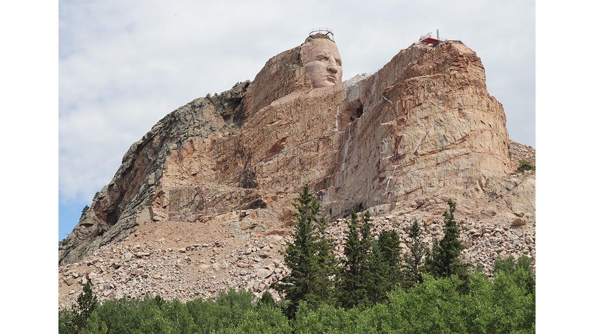 Yapımına Tam 76 Yıl Önce Başlanan Dünyanın En Büyük Heykeli Neden Bir Türlü Tamamlanamıyor?