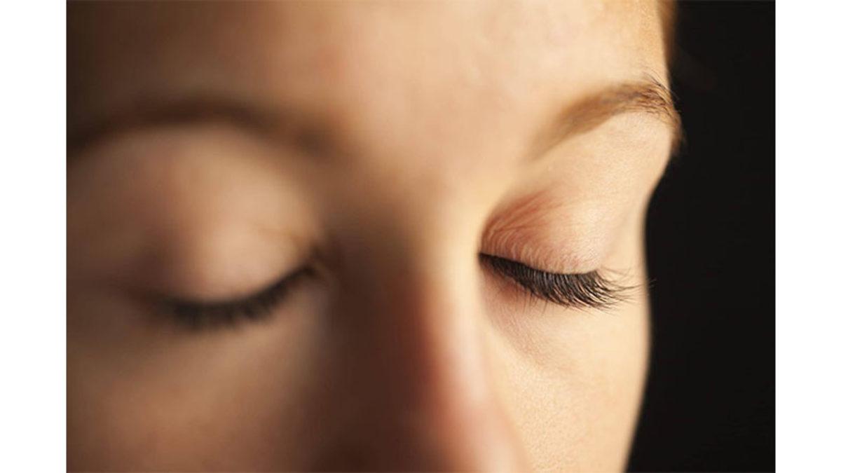 Rüya Gördüğümüz Anda Gözlerimiz Sabit mi Kalıyor Yoksa Rüyada Baktığımız Yöne mi Çeviriyoruz?