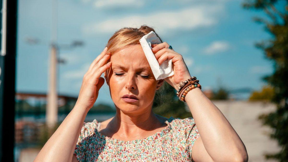 Kavurucu Sıcaklarda Baş Ağrılarınız Artış Gösteriyorsa Yalnız Değilsiniz! Peki Bunun Sebebi Nedir?