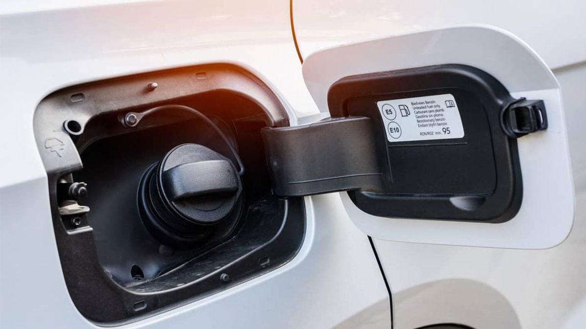 Arabayı Sürekli Çeyrek Depoda Kullanmak Gerçekten de Zararlı mı?