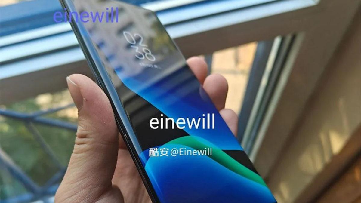 Dünyanın İlk Tamamen Tuşsuz Telefonunun Fotoğrafları Ortaya Çıktı
