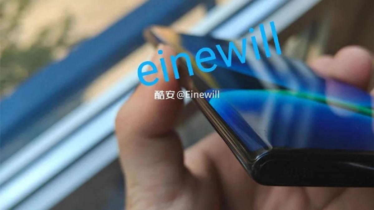 Dünyanın İlk Tamamen Tuşsuz Telefonunun Fotoğrafları Ortaya Çıktı