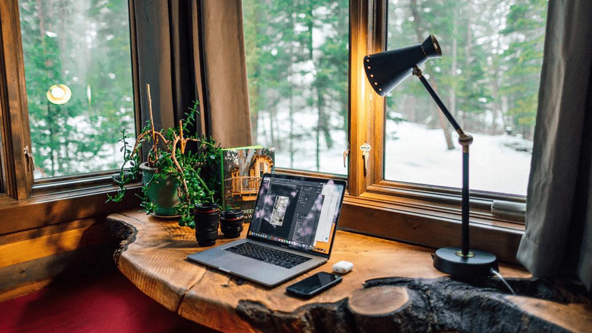 Evden Çalışanların Dikkatine: Daha Üretken Olmak İçin Çalışma Alanınızı Nasıl Düzenlemelisiniz? 10 Adımda Anlatıyoruz!