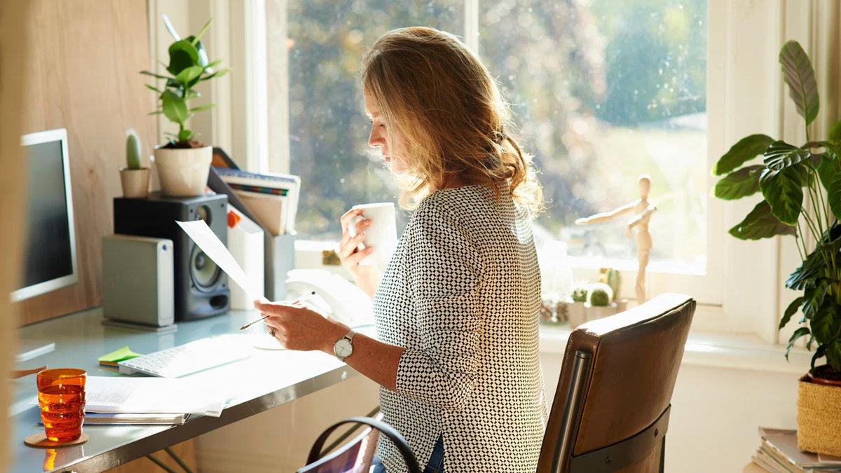 Evden Çalışanların Dikkatine: Daha Üretken Olmak İçin Çalışma Alanınızı Nasıl Düzenlemelisiniz? 10 Adımda Anlatıyoruz!