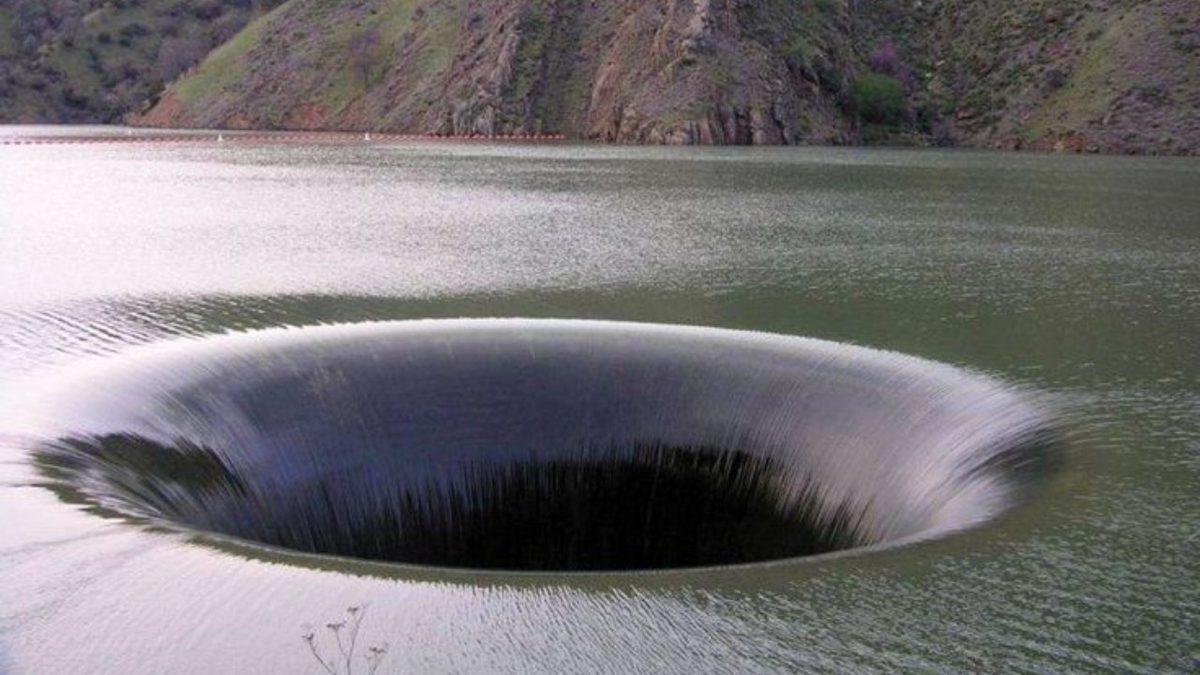 ’Denizlerin Kara Deliği’ Olarak Anılan Girdapların Nasıl Oluştuğunu Öğrenince Bir Miktar Ürperebilirsiniz!