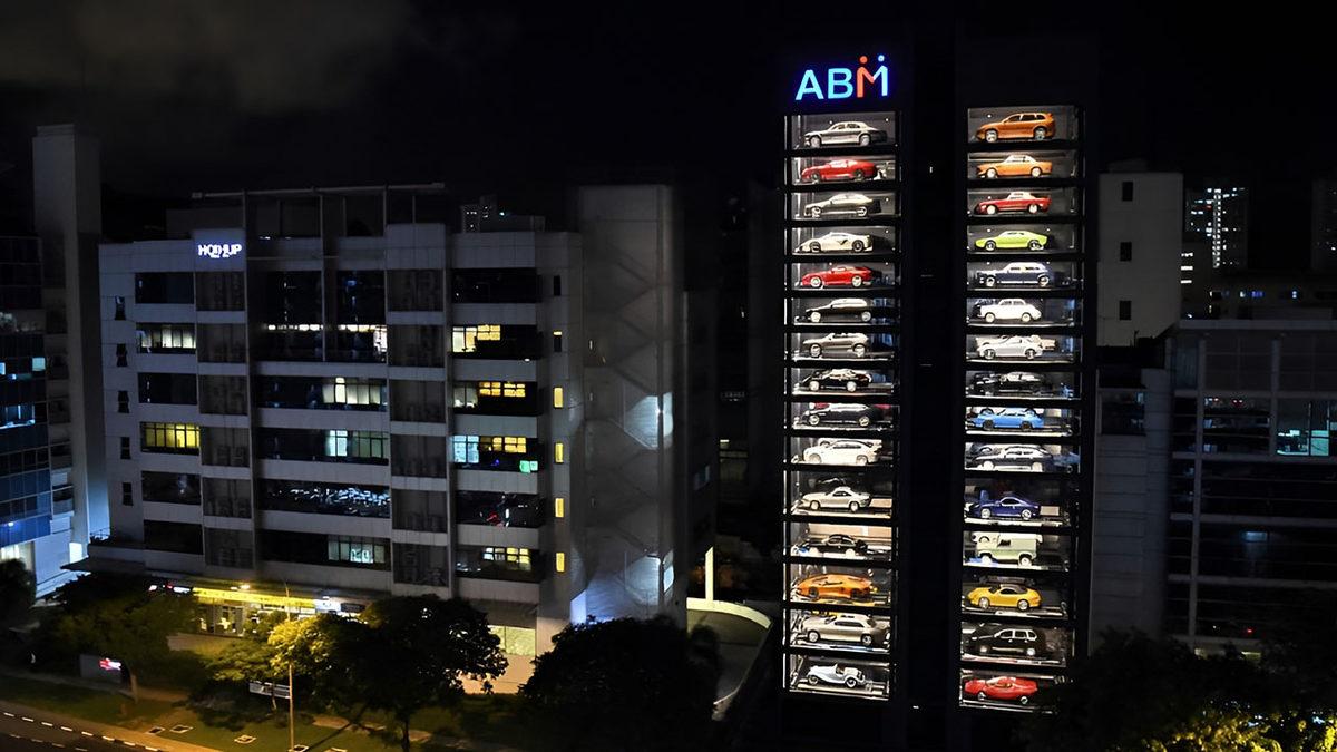 Şekerleme Alır Gibi Ferrari Alabileceğiniz, Singapur’da Bulunan Dev Araba Otomatı