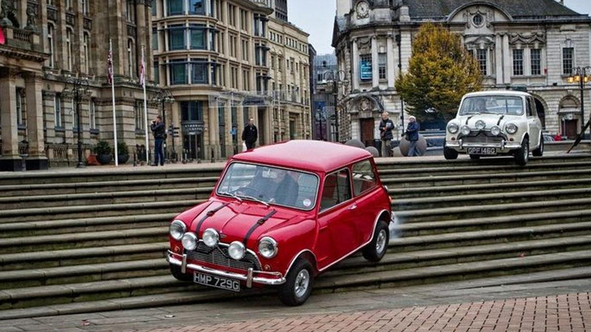 Sinema Tarihine Damga Vuran 10 Efsane Araba: Hangisi Favoriniz?