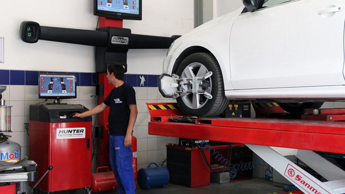 Direksiyonunuzun Sertleştiğini Hissediyorsanız Bu 5 Problemden Biri ile Karşı Karşıya Olabilirsiniz