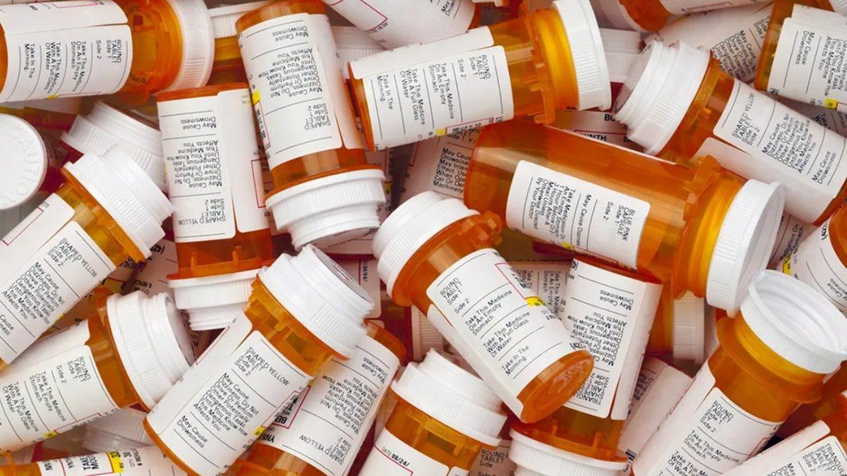 Yurt Dışındaki İlaç Şişeleri Neden Özellikle Turuncu Renklidir? (Kapakları Bile Farklı Bir Açma Tekniğine Sahip!)