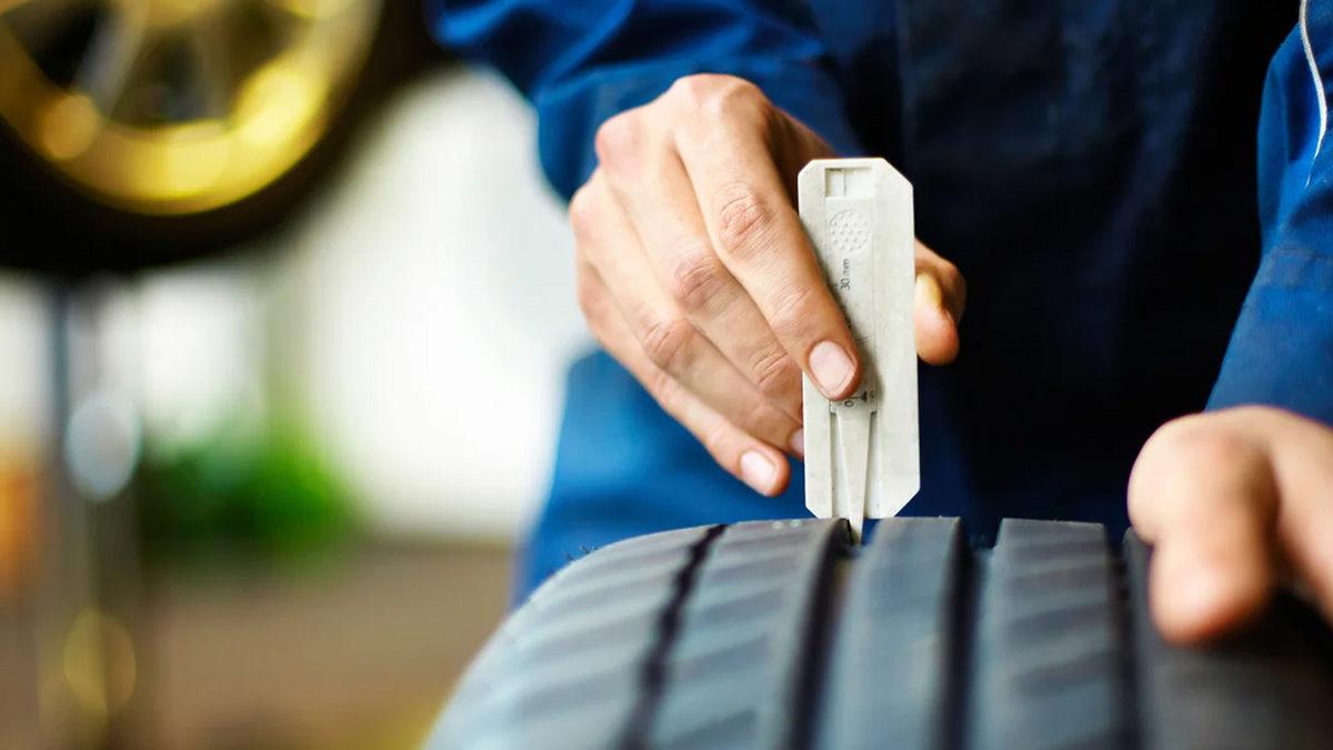 Küçük Gibi Görünen Büyük Detay: Lastik Diş Derinliğinin Önemini Öğrendikten Sonra Lastiklerinizi Kontrol Etmeden Duramayacaksınız