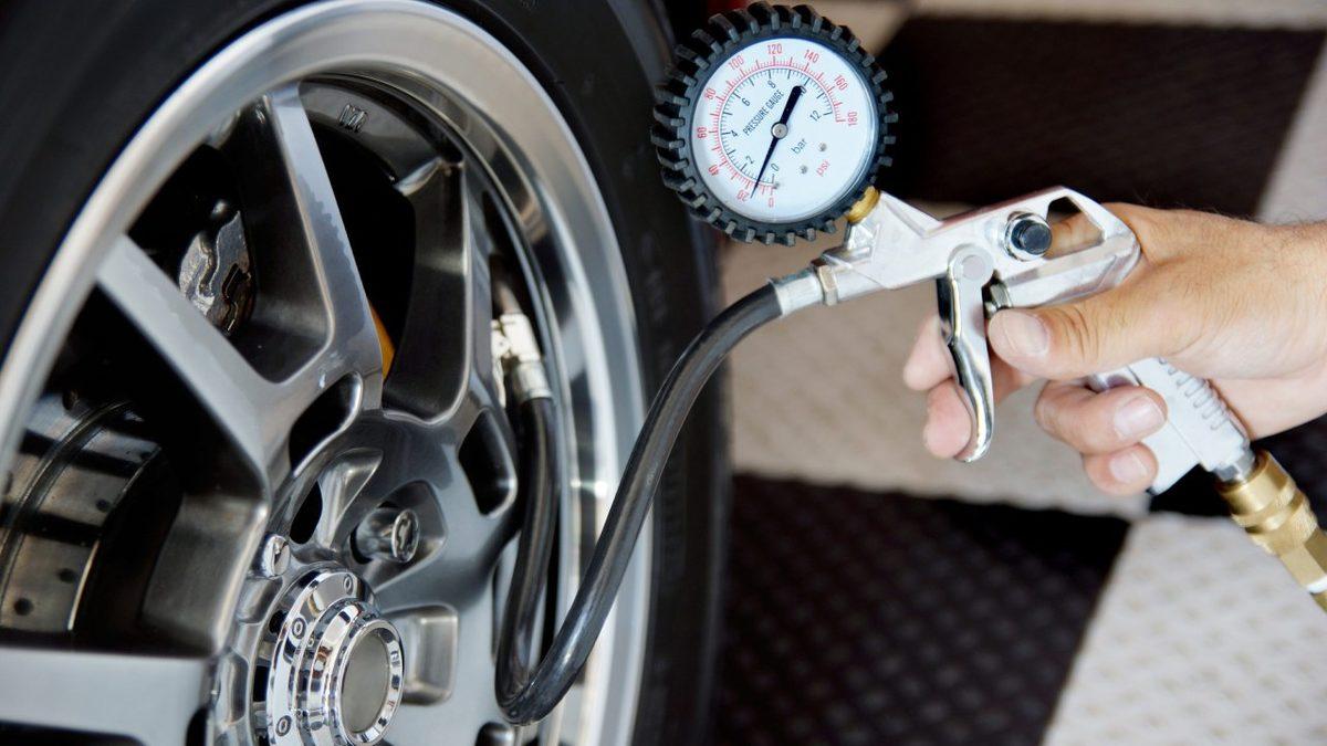 Havasız, Kauçuk Lastikler Varken Neden Hâlâ Havayla Doldurulan Lastikleri Kullanıyoruz? Öğrenince ’Boşuna Değilmiş’ Diyeceksiniz