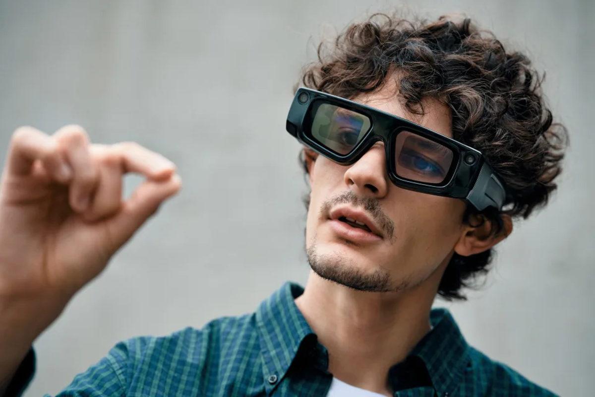 Snap, Gözlerinizin Önüne 100 İnç Ekran Getiren Yeni Artırılmış Gerçeklik Gözlüklerini Tanıttı (Ama Kimse Kullanamayacak)