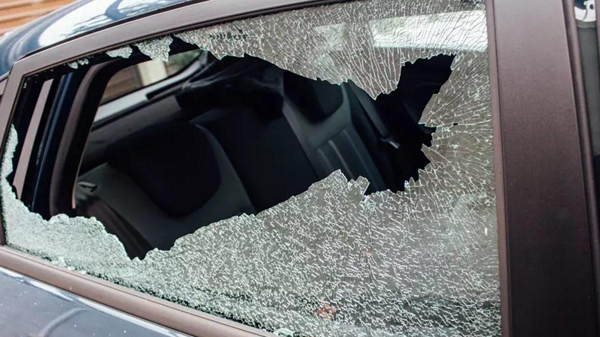 Arabaların Ön Camları Neden Yan Camlar Kadar Kolay Kırılmıyor? İkisinin de Farklı Avantajları Var!