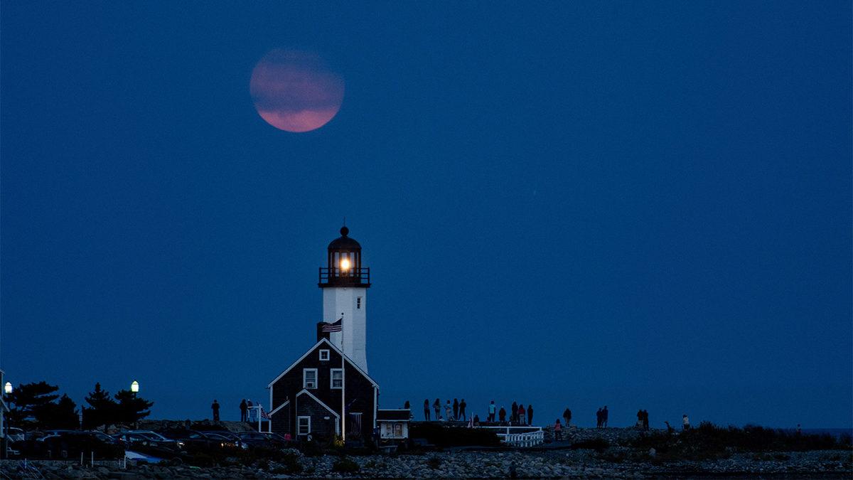 Süper Kanlı Ay Tutulması, Eşsiz Anlar Yaşattı: İşte Dünyanın Dört Bir Yanından Paylaşılan Görüntüler