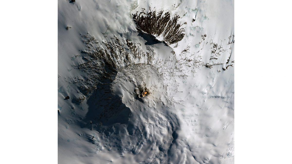 Nerede Lütfen Söyleyin: Her Gün ’230 Bin TL’ Değerinde Altın Püskürten Erebus Dağı’nın Altınlarına Ne Oluyor?